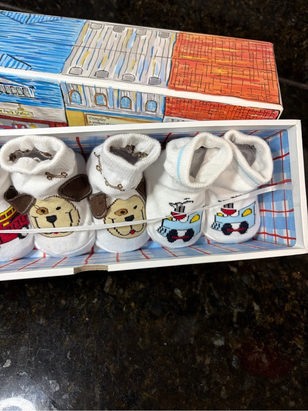 NEW Infant Socks Gift Set with Reusable Storage Box 0-12 months